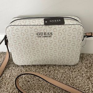 New with tag guess crossbody bag in white color